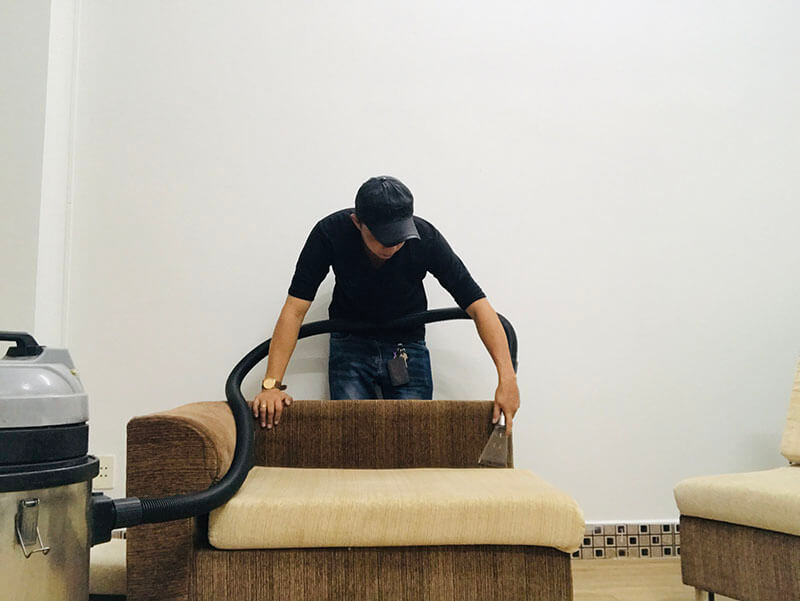 dich-vu-giat-ghe-sofa-quan-cau-giay-05