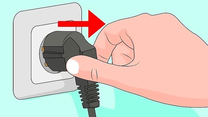 Ngắt ngay nguồn điện và các thiết bị điện tử