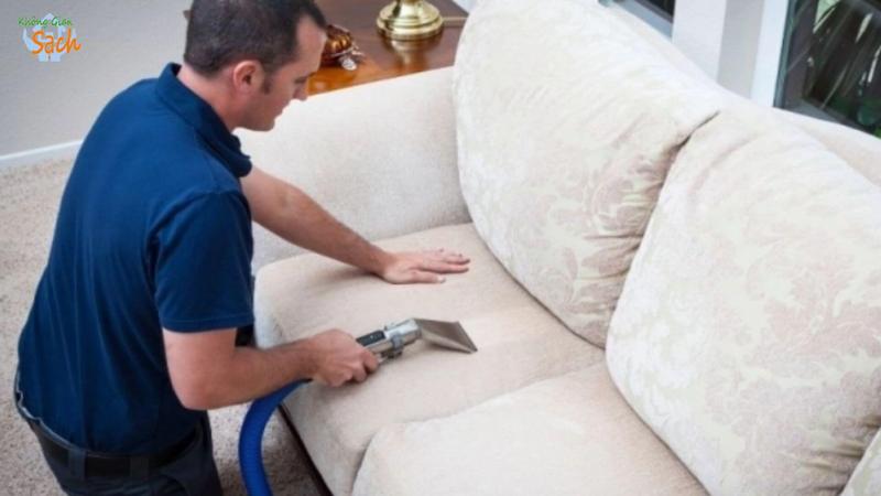 cach-lam-sach-ghe-sofa-da-trang-1