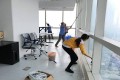Hướng dẫn thuê lau kính tầng: 5 bí quyết cực đỉnh cứu nguy tòa nhà